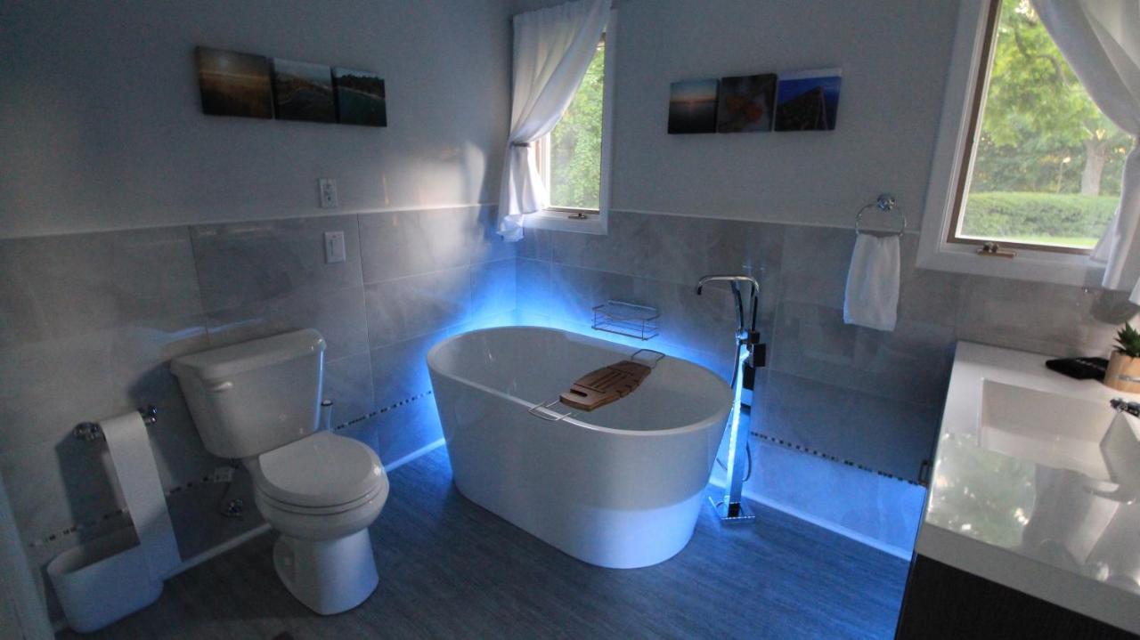 Coastal Suite #1 Cozy Suite #2 - Seacliff Beach Suites Leamington Bagian luar foto
