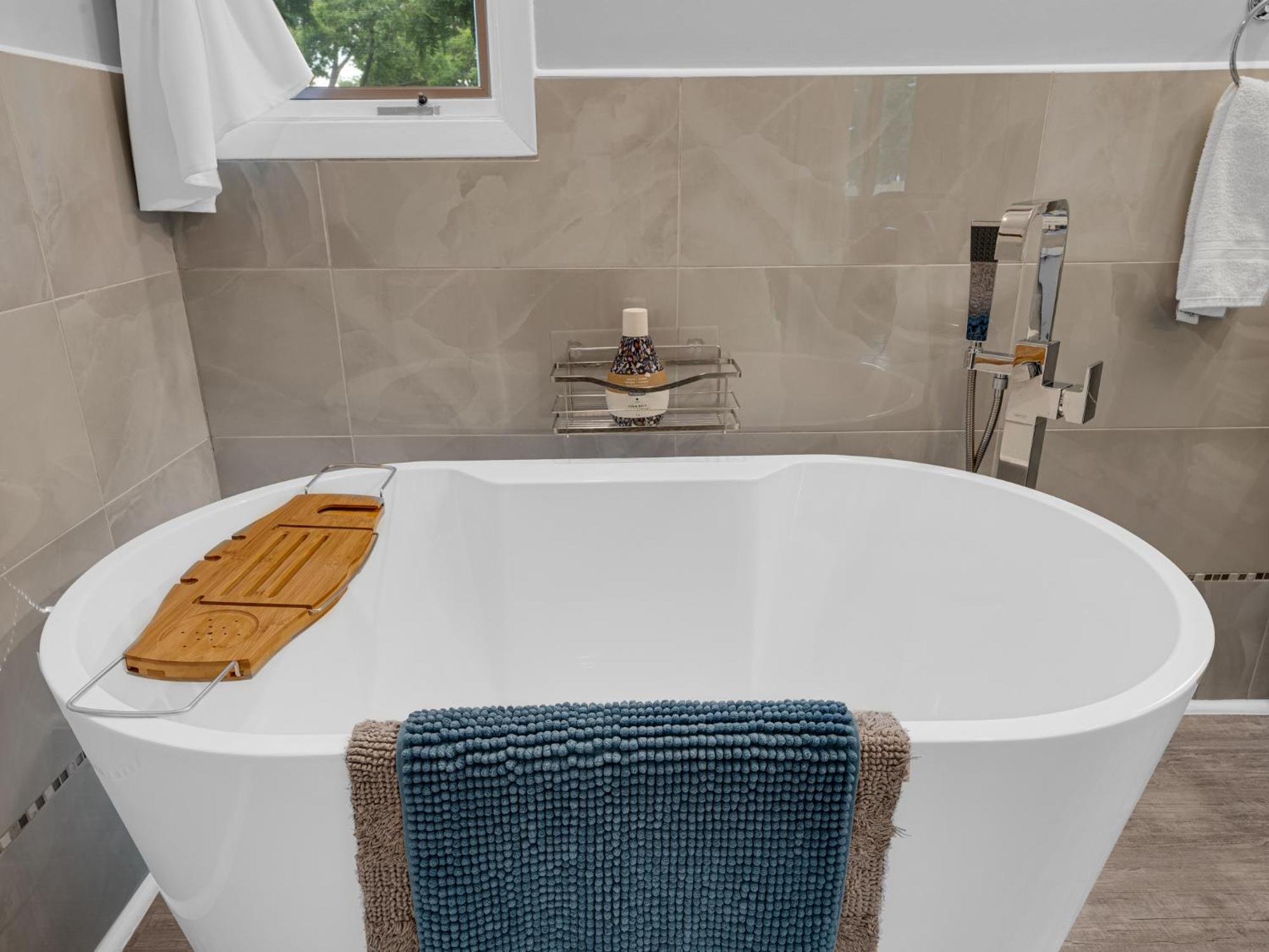 Coastal Suite #1 Cozy Suite #2 - Seacliff Beach Suites Leamington Bagian luar foto