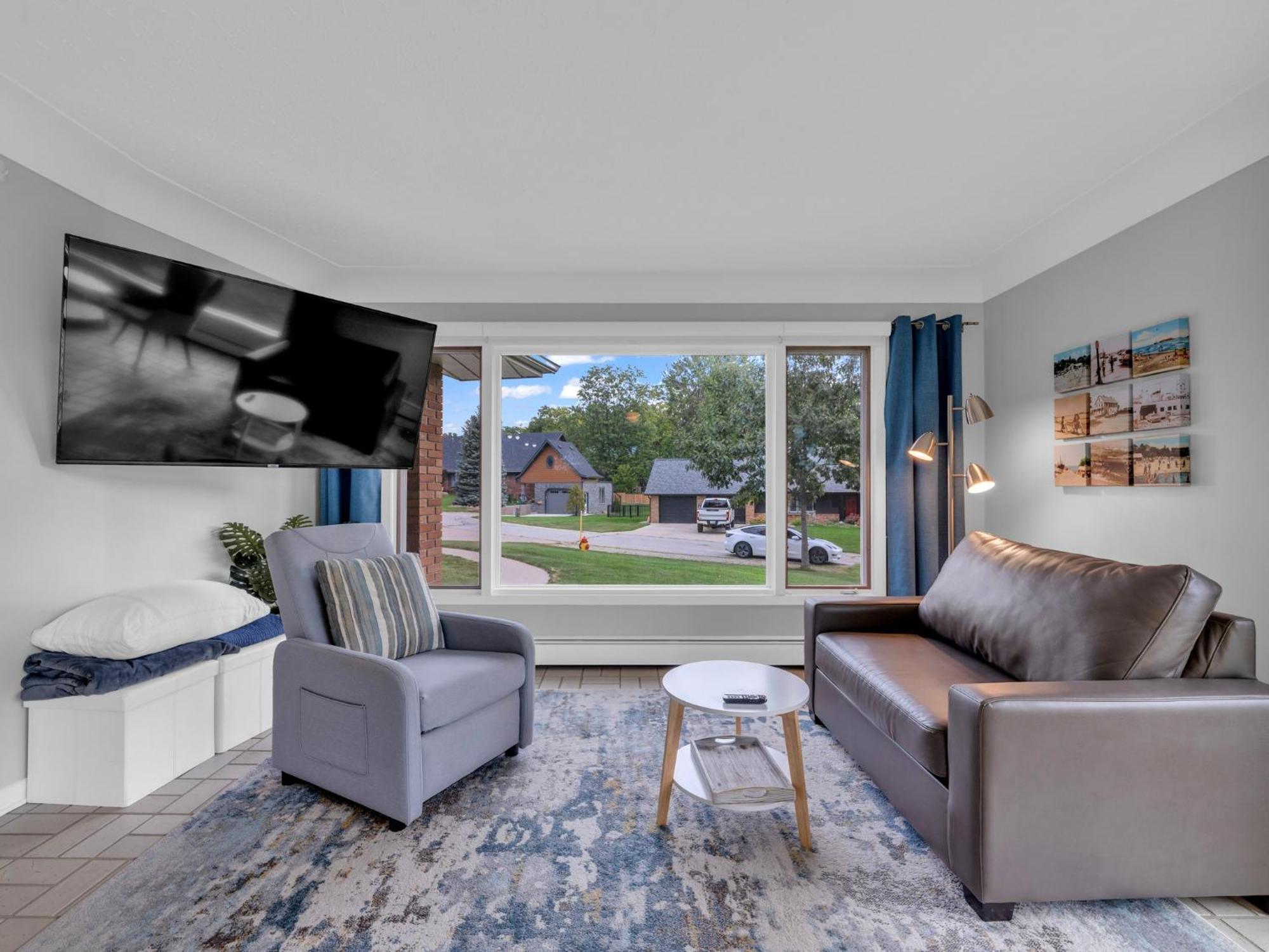 Coastal Suite #1 Cozy Suite #2 - Seacliff Beach Suites Leamington Bagian luar foto
