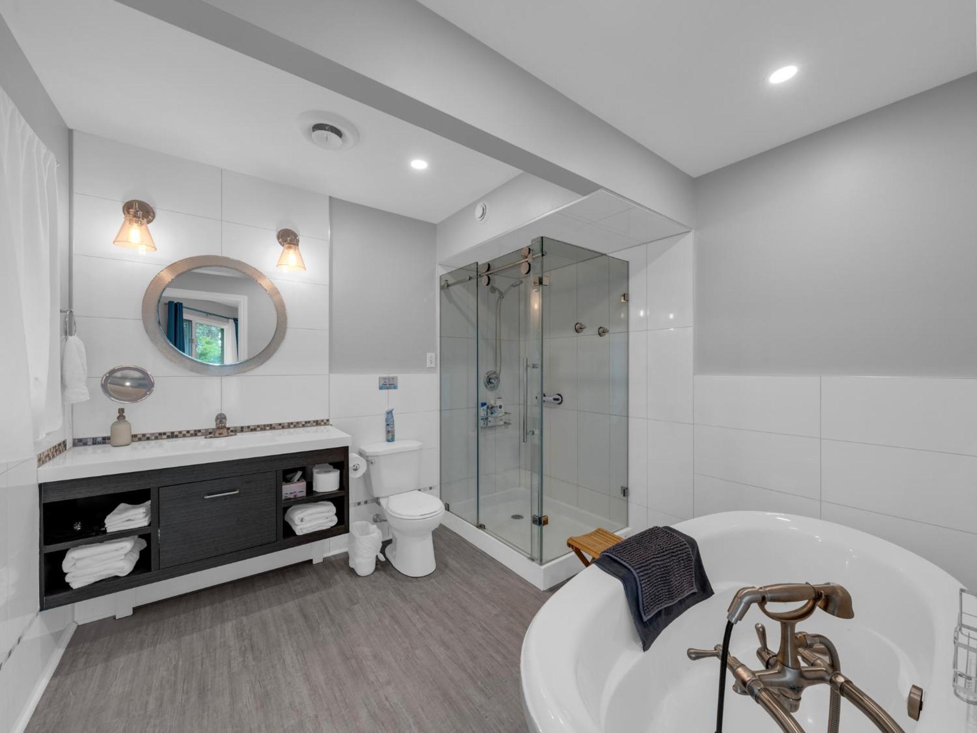 Coastal Suite #1 Cozy Suite #2 - Seacliff Beach Suites Leamington Bagian luar foto